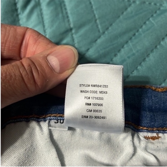 Hudson Vivid Skirt Stretch Raw Hem Size: 30 - Picture 8 of 9